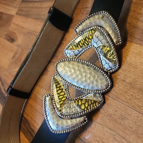 Chico's Black Leather Silver Snakeskin Embossed Clasp Buckle Adjustable Belt S/M - Picture 2 of 12